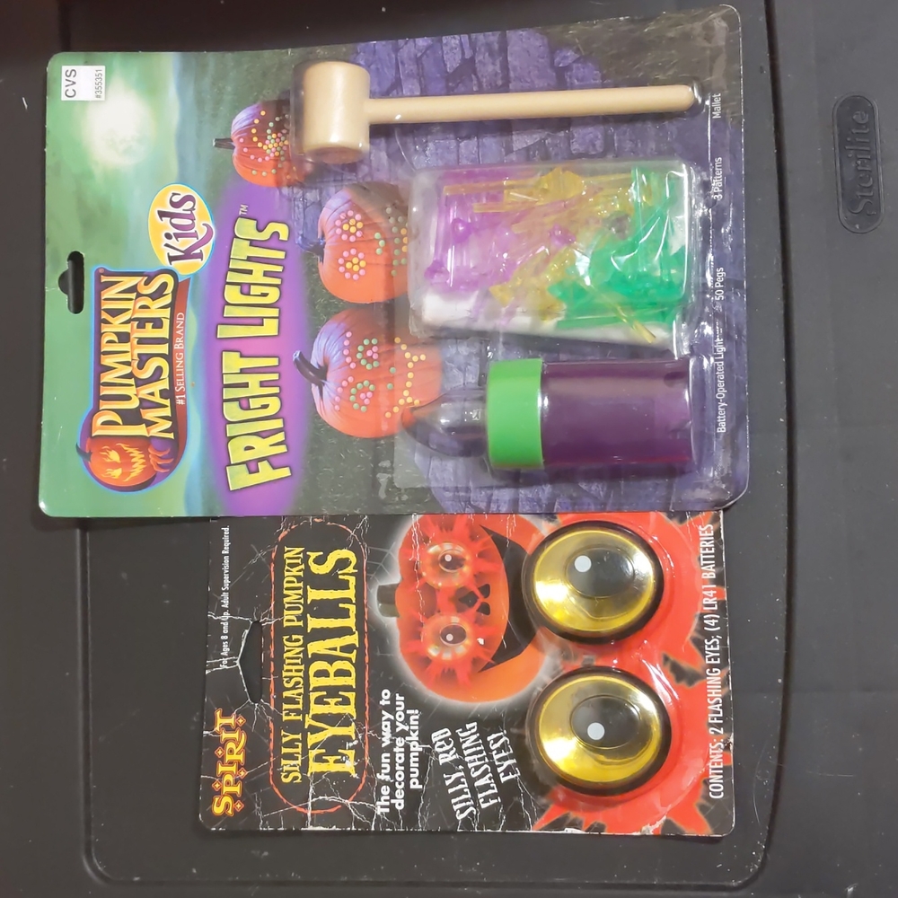 Bundle Pumpkin Masters Fright Lights Decorative Set & Silly Flashing Eyes